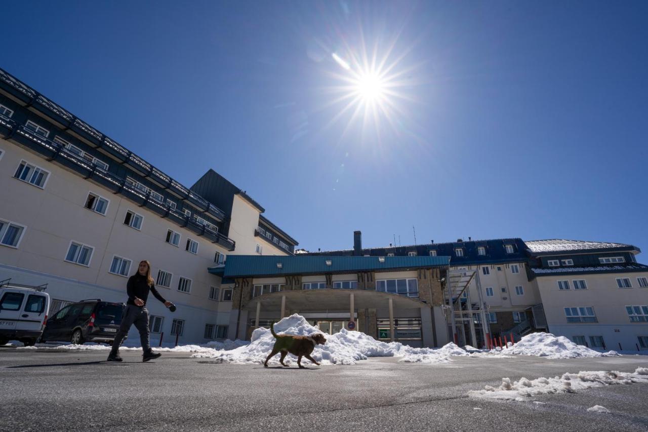 Albergue Inturjoven Сиера Невада Екстериор снимка